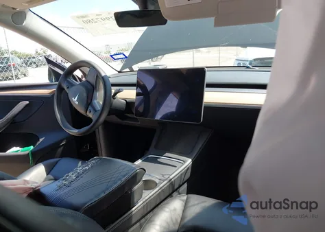 2023 Tesla Model Y Awd/Long Range Dual Motor All-Wheel Drive z USA, uszkodzony, nr VIN 7SAYGAEE9PF899481